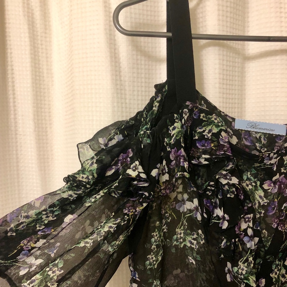 Black Blumarine cold shoulder shirt. Size 6. NWOT. - Picture 6 of 7